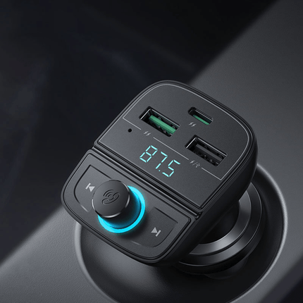 UGREEN  Bluetooth 5.0 Muziek FM Transmitter en 1x USB-C & 2x USB-A Dubbele USB Poort Autolader Zwart - VCTparts.nl